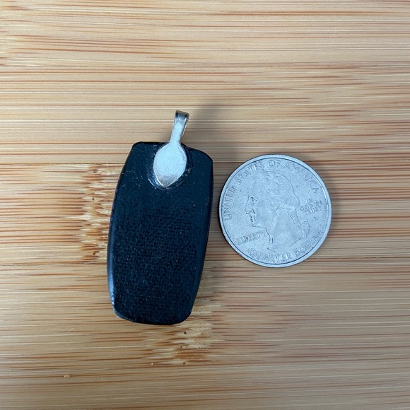 Art Glass pendant with sterling silver loop - Picture 2 of 4